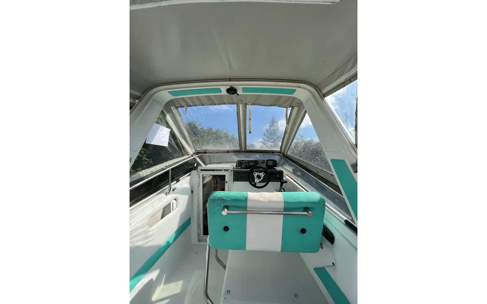 slider 1 Jeanneau Leader 750 Performance