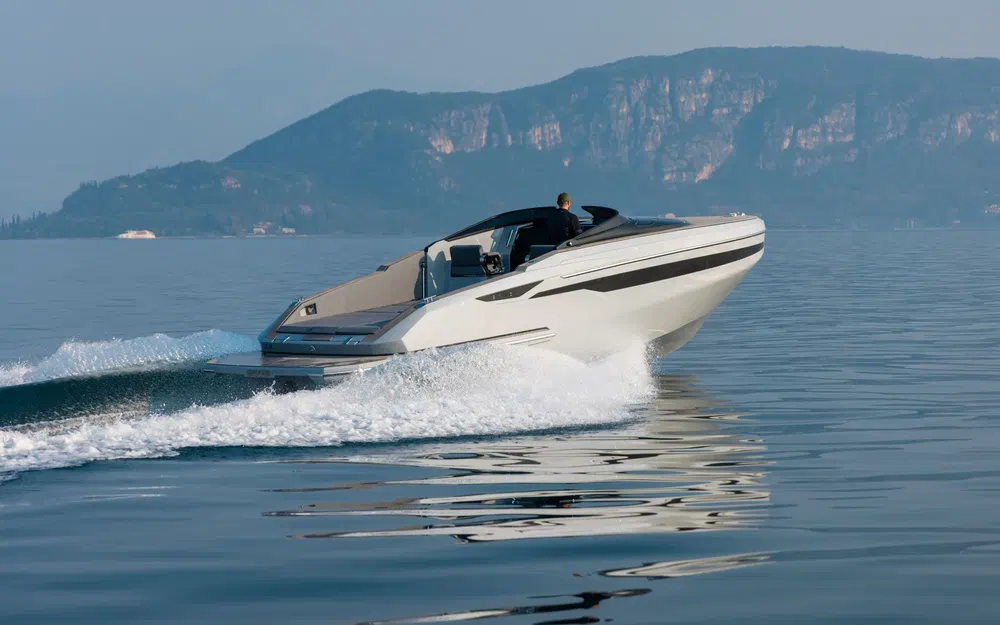 slider 0 Epica Yachts 33