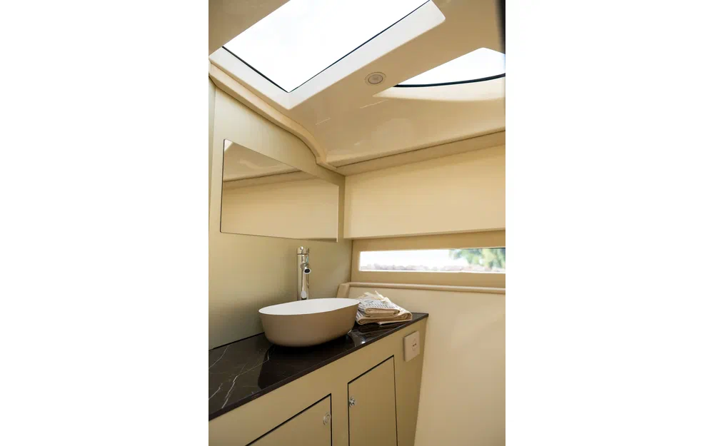 slider 9 Epica Yachts 33