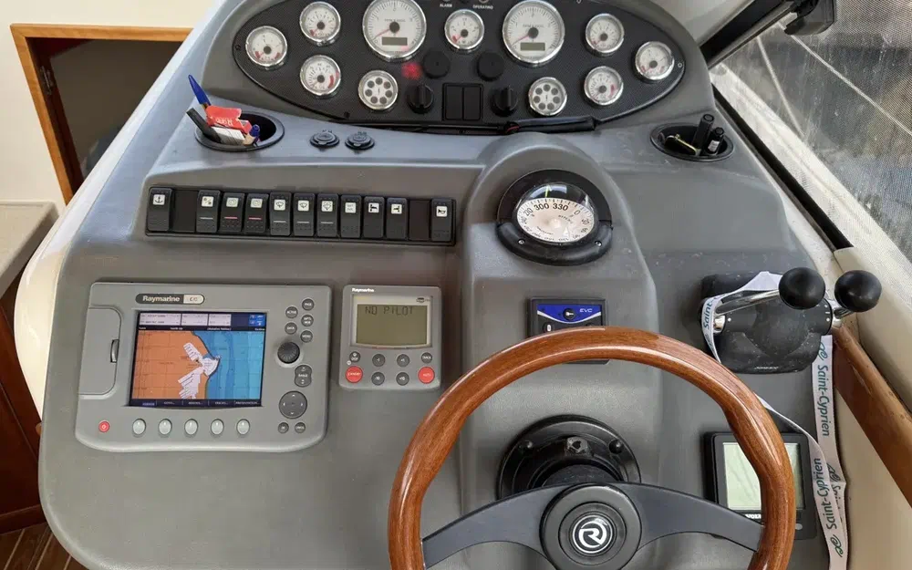 slider 16 Riviera 33 Fly