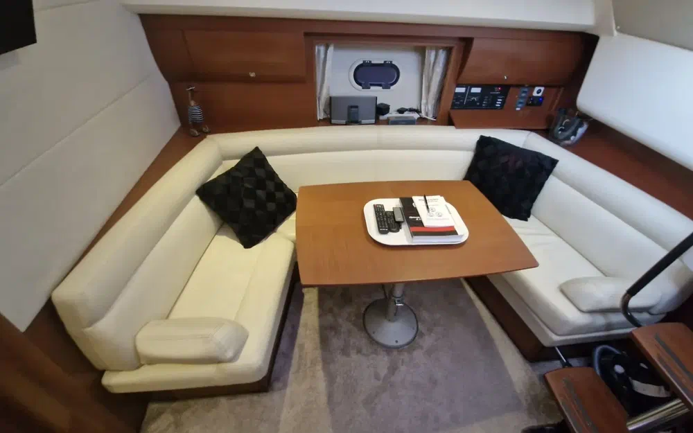 slider 25 Jeanneau Prestige 390 S