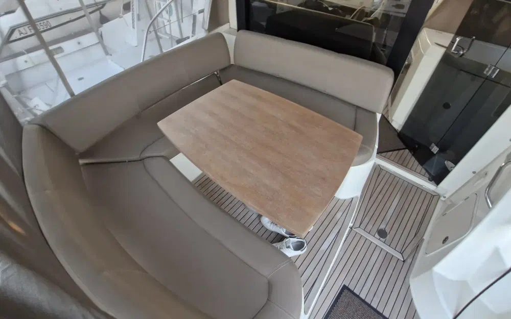 slider 8 Jeanneau Prestige 390 S