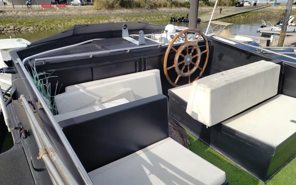 slider 13 Grand Banks 42 Europa