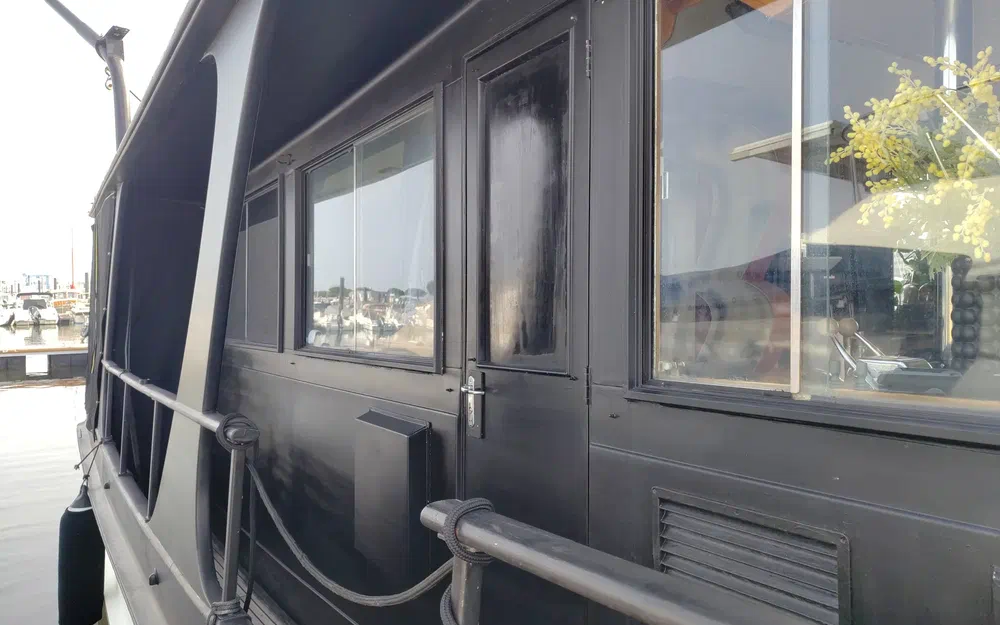 slider 11 Grand Banks 42 Europa