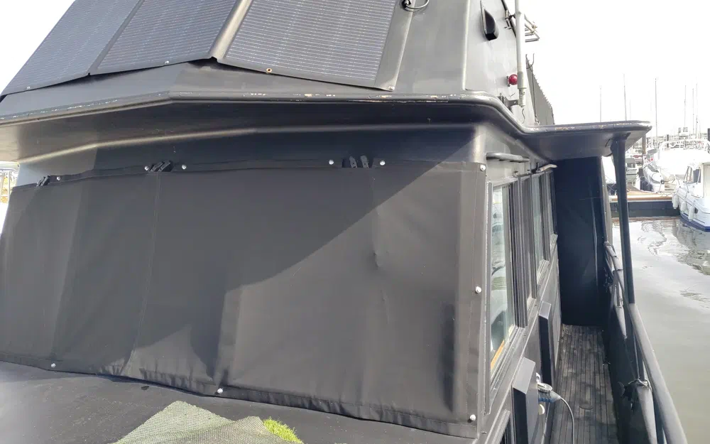 slider 9 Grand Banks 42 Europa