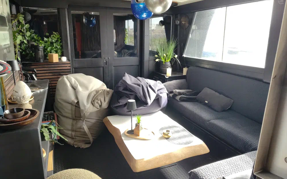 slider 19 Grand Banks 42 Europa