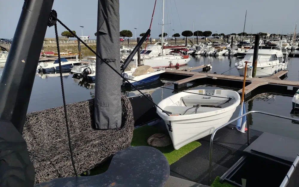 slider 15 Grand Banks 42 Europa