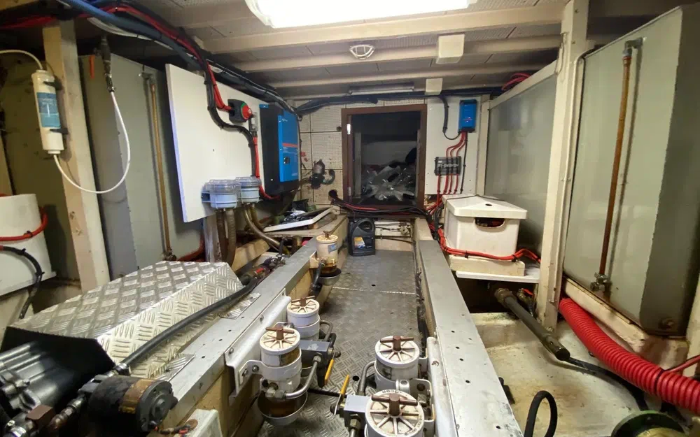 slider 8 Grand Banks 42 Europa