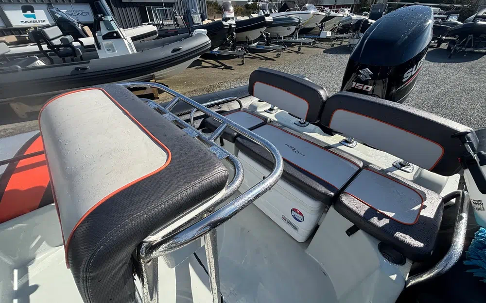 slider 6 Zodiac Pro Open 650 Neo