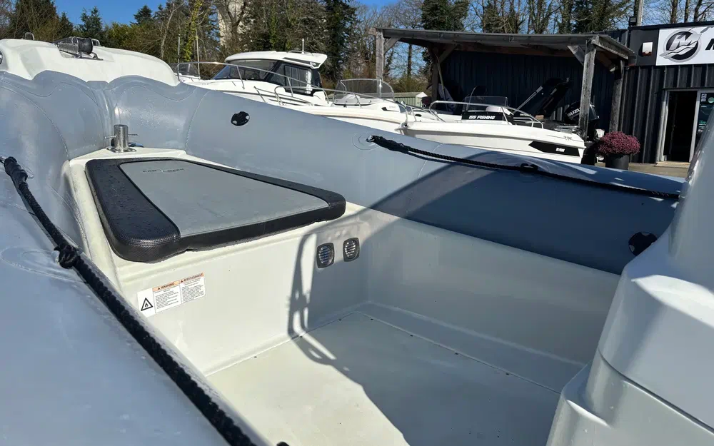 slider 7 Zodiac Pro Open 650 Neo