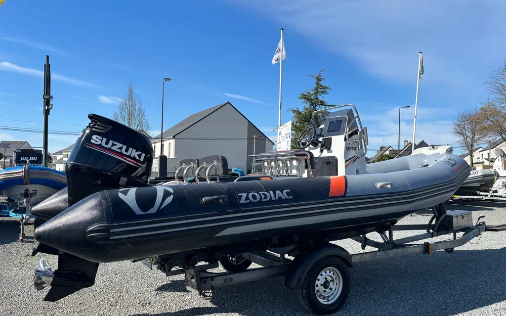 slider 0 Zodiac Pro Open 650 Neo