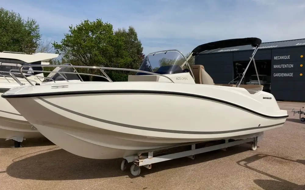 QuicksilverActiv 605 Open