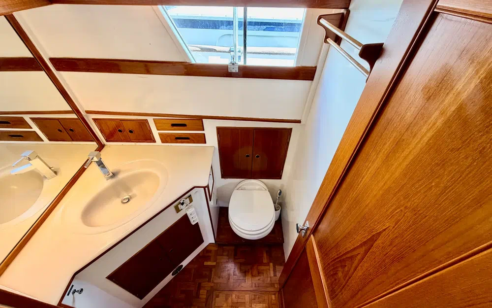 slider 29 Grand Banks 42 Classic