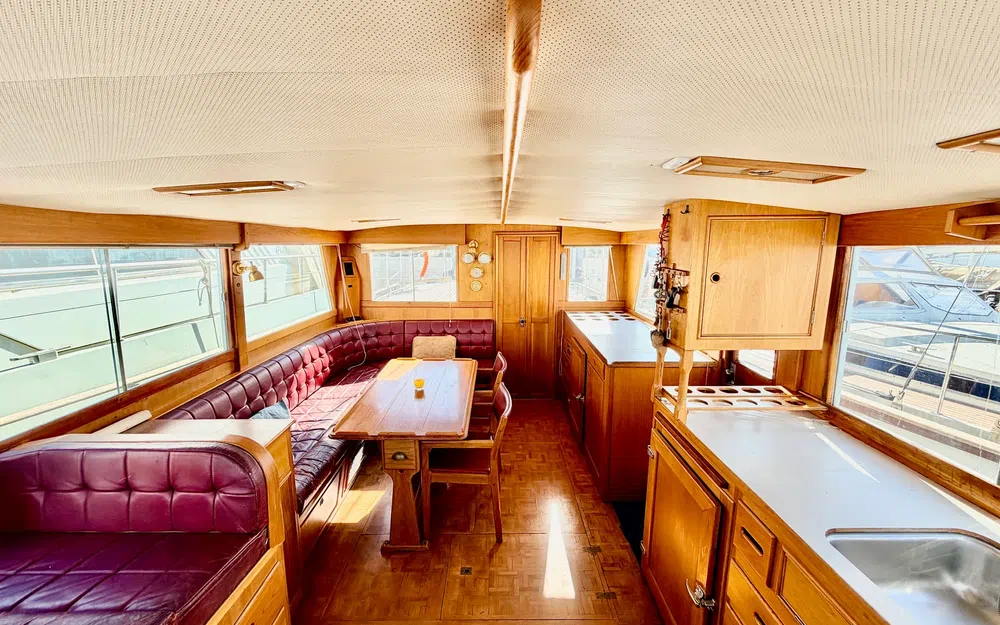 slider 10 Grand Banks 42 Classic