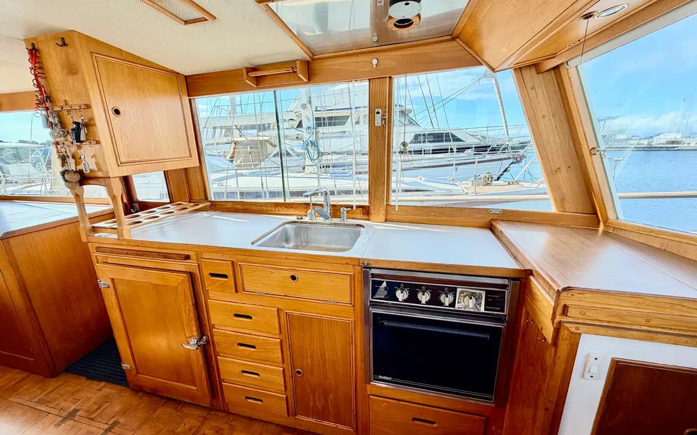 slider 14 Grand Banks 42 Classic