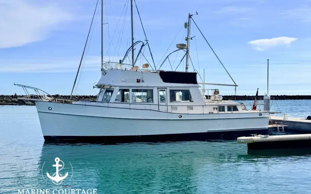 slider 0 Grand Banks 42 Classic