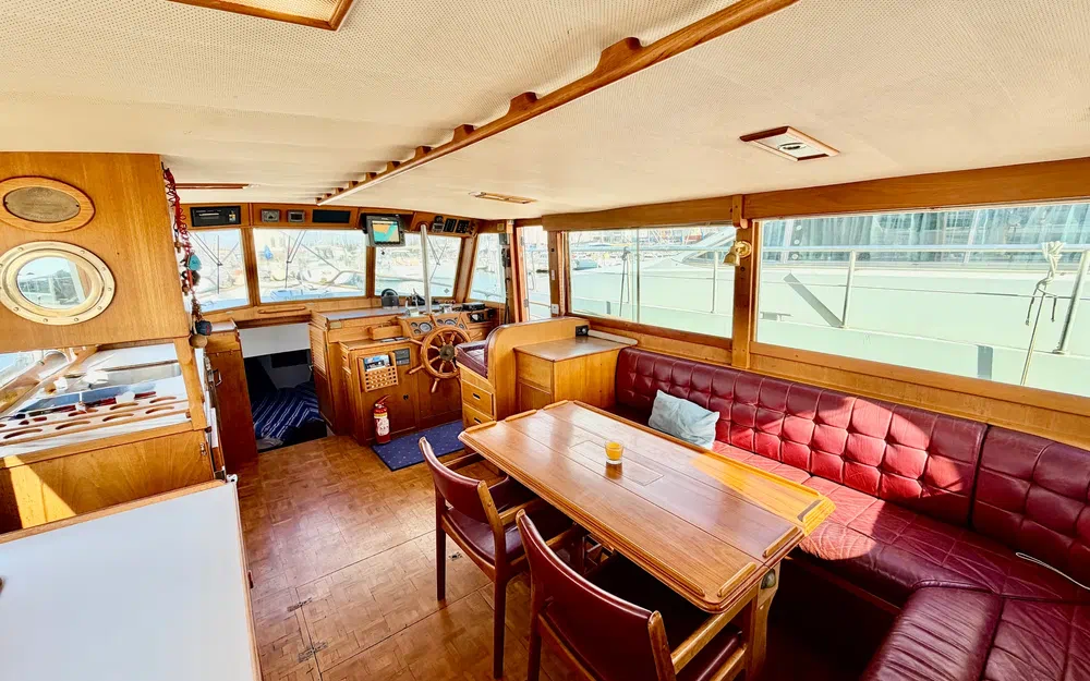 slider 11 Grand Banks 42 Classic