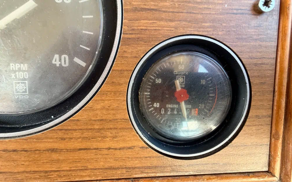 slider 17 Grand Banks 42 Classic