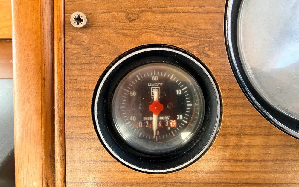 slider 18 Grand Banks 42 Classic