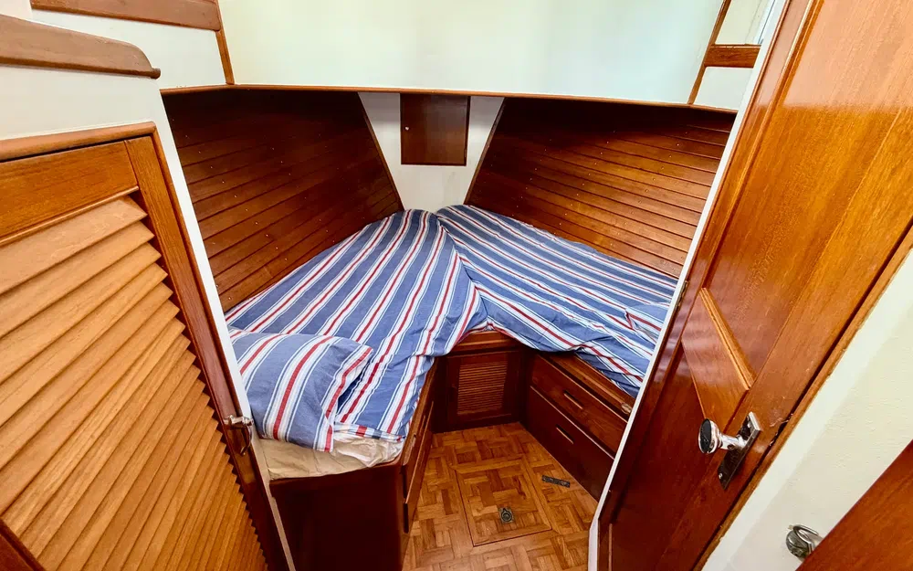 slider 27 Grand Banks 42 Classic