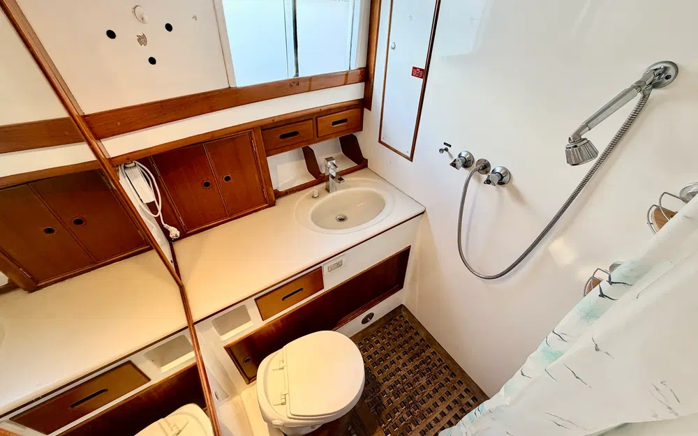 slider 28 Grand Banks 42 Classic