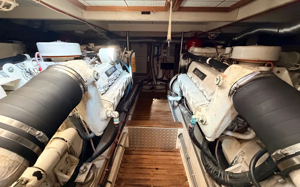 slider 31 Grand Banks 42 Classic