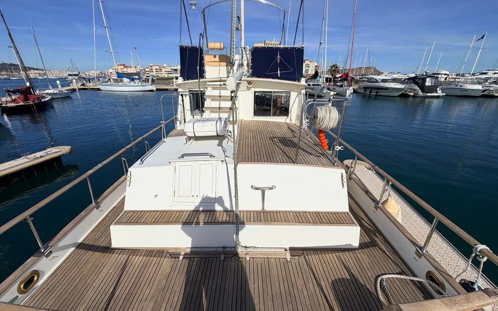 slider 1 Grand Banks 42 Classic