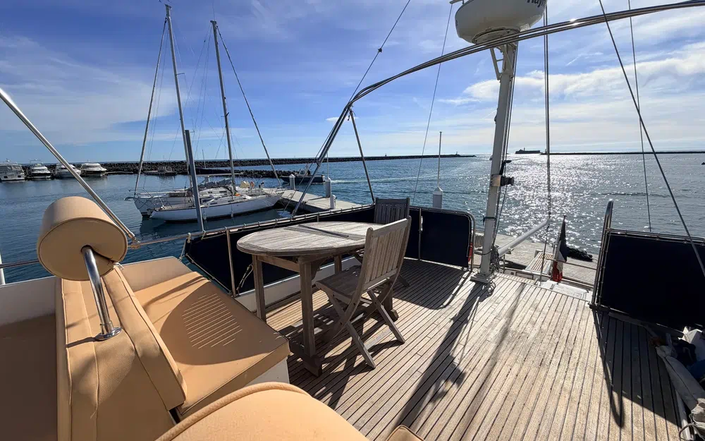 slider 8 Grand Banks 42 Classic