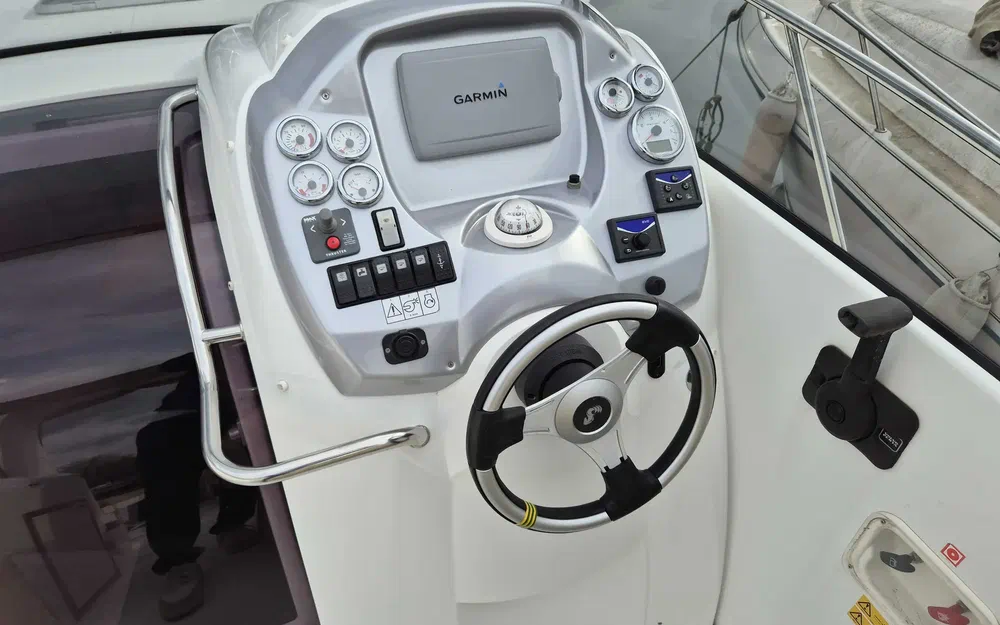 slider 6 Beneteau Monte Carlo 27