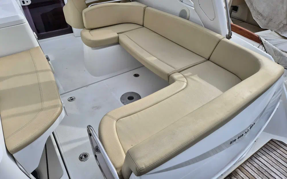 slider 7 Beneteau Monte Carlo 27