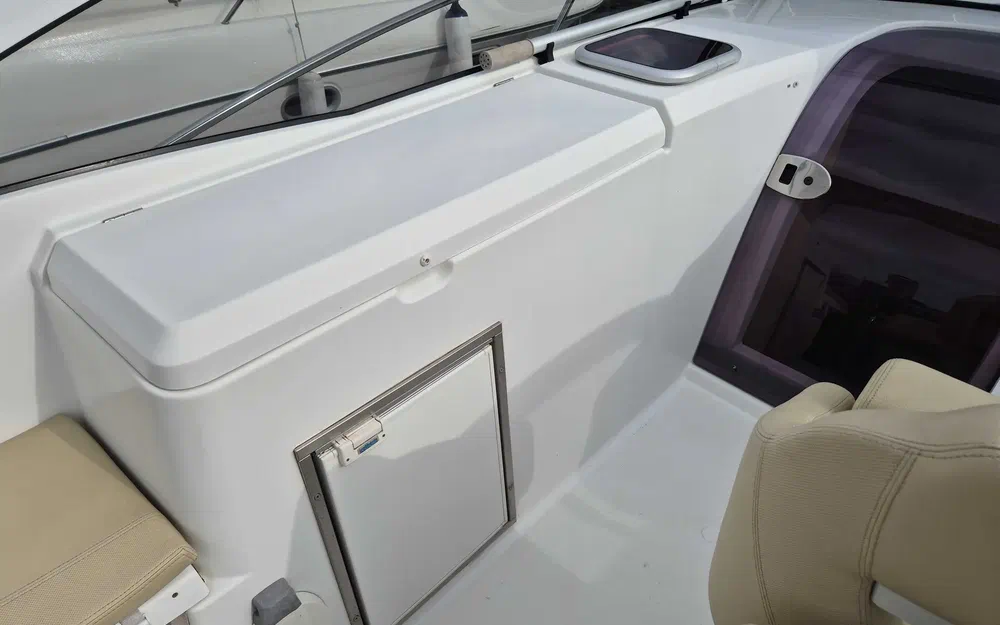 slider 8 Beneteau Monte Carlo 27