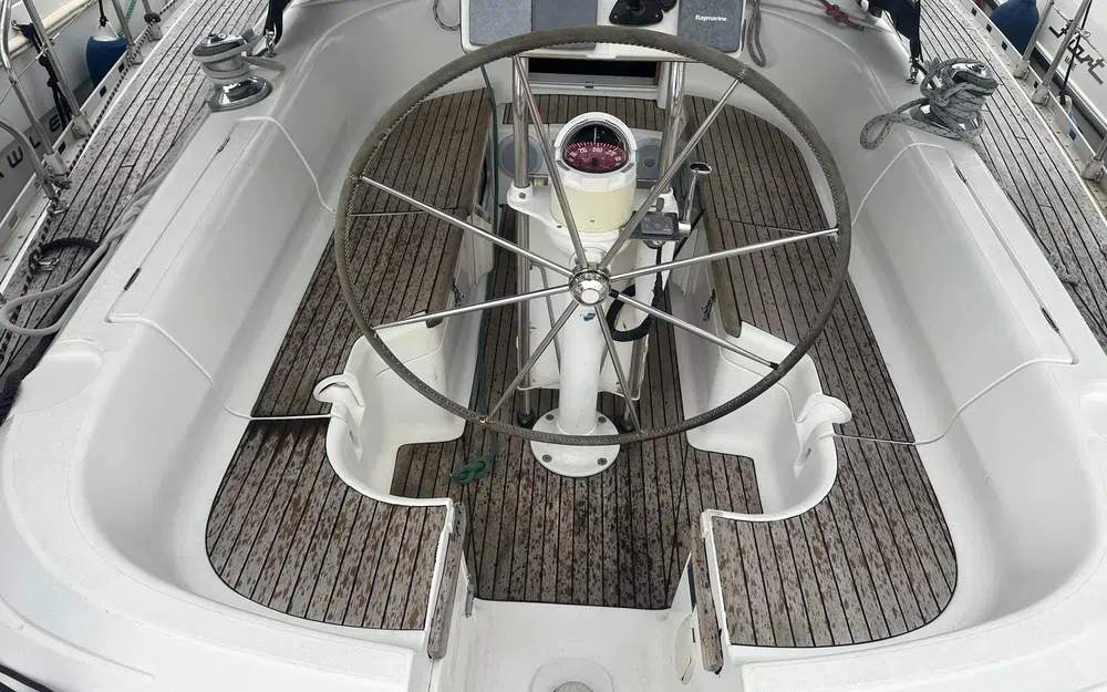 slider 14 Dufour 41 Classic