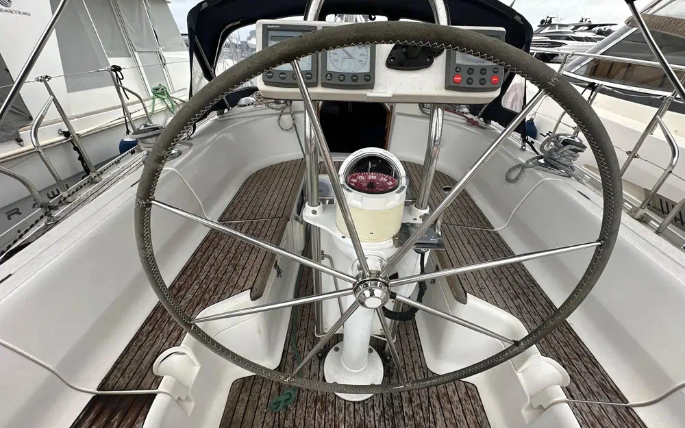 slider 17 Dufour 41 Classic