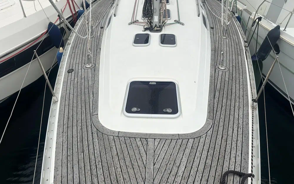 slider 6 Dufour 41 Classic