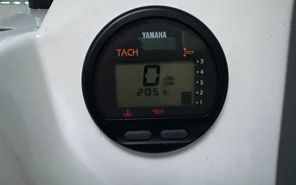 slider 17 Beneteau Antares 620 Fishing