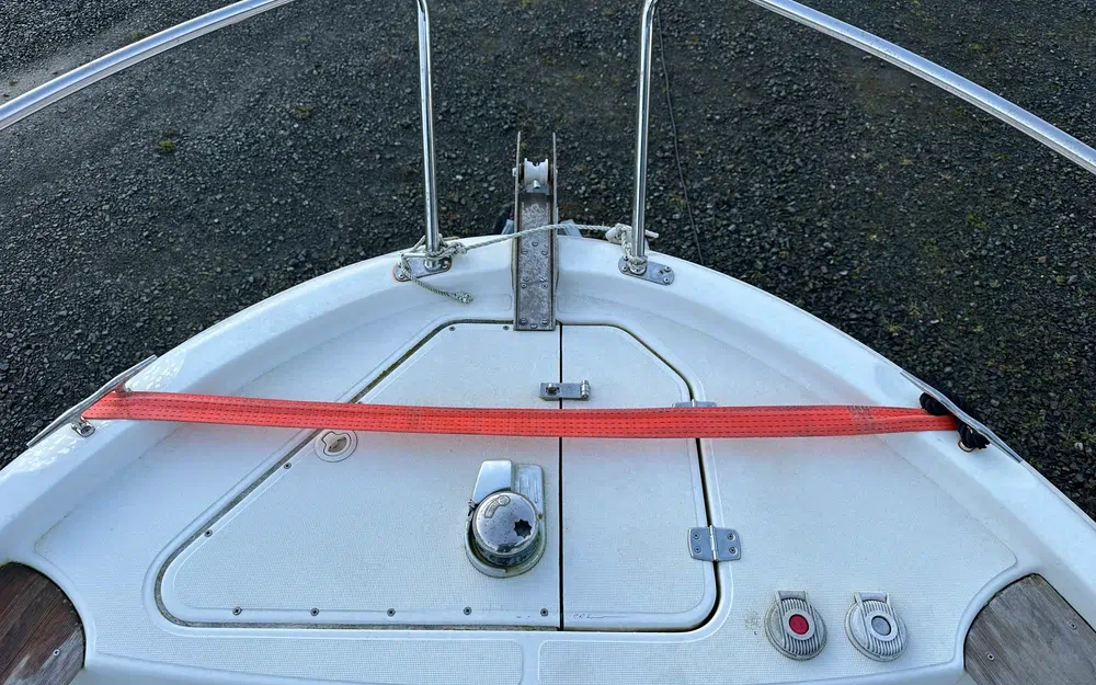 slider 8 Beneteau Antares 620 Fishing