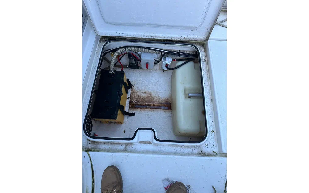 slider 19 Beneteau Antares 620 Fishing