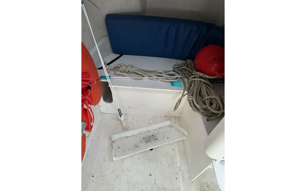 slider 10 Beneteau Antares 620 Fishing