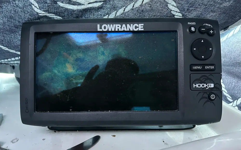 slider 16 Beneteau Antares 620 Fishing