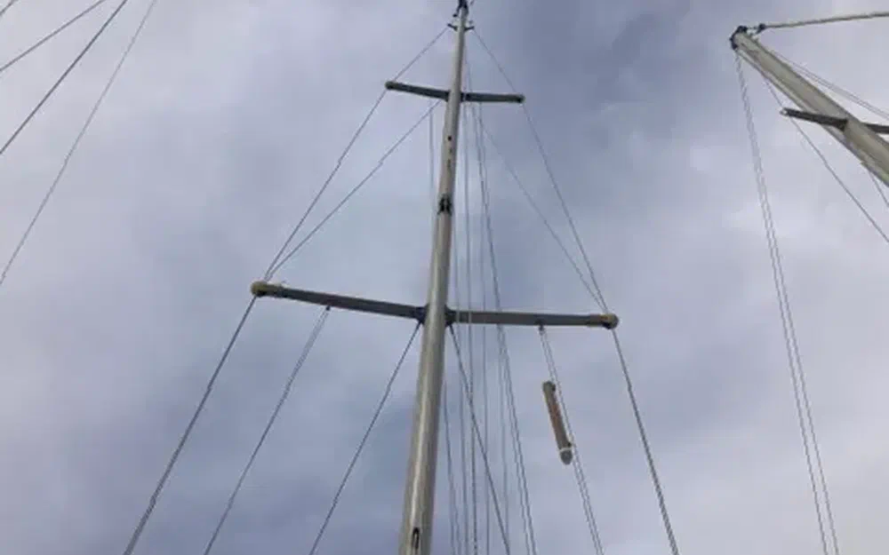 slider 12 Beneteau First 35