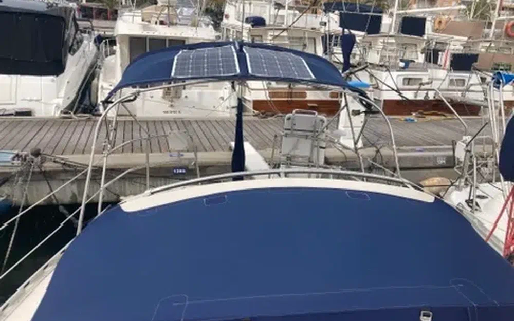 slider 16 Beneteau First 35