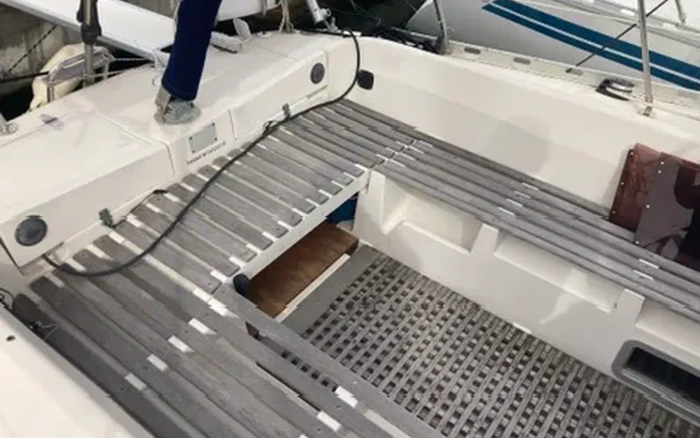 slider 15 Beneteau First 35