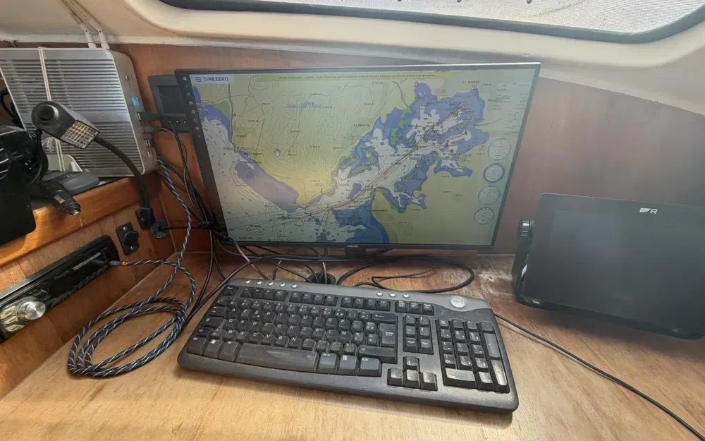 slider 27 Catana 471