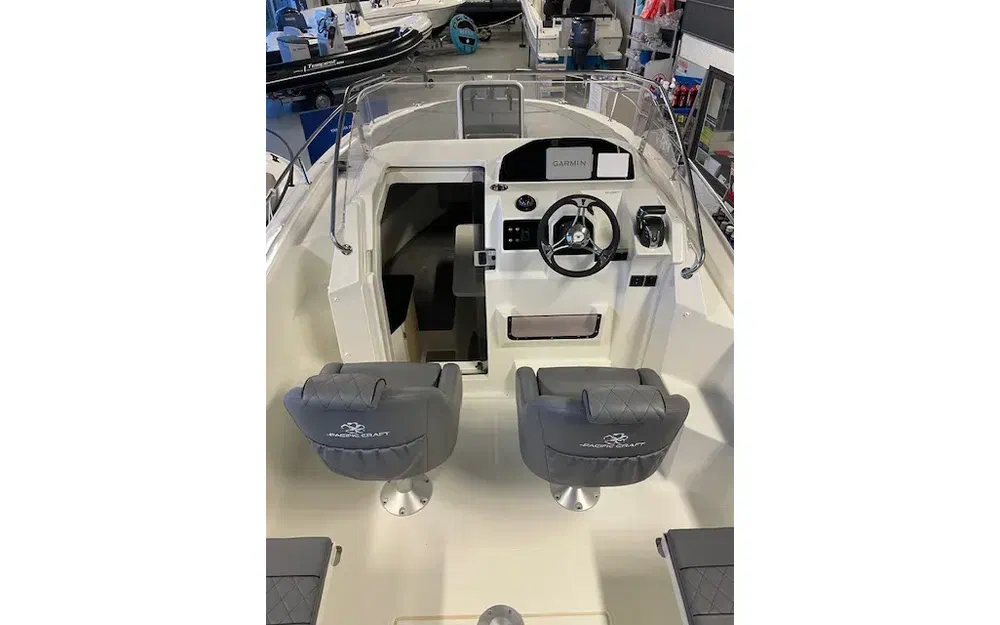 slider 3 Pacific Craft 700 SC