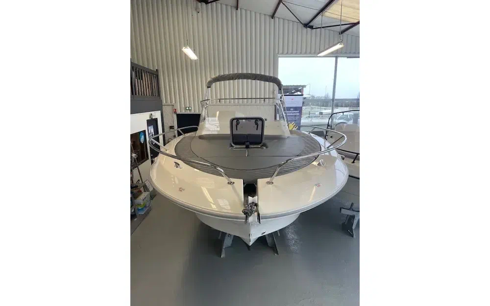 slider 5 Pacific Craft 700 SC