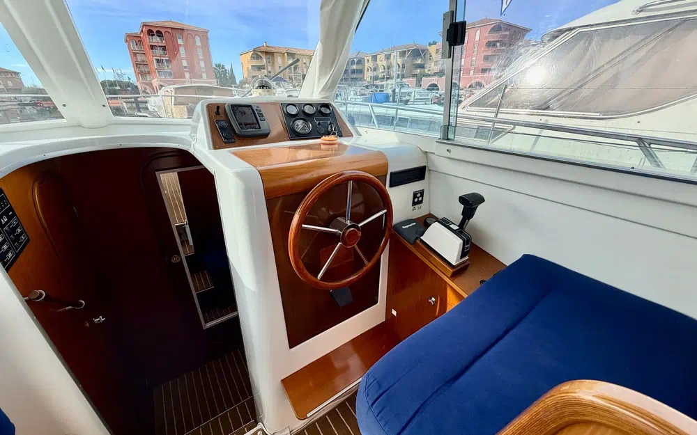 slider 5 Beneteau Antares Serie 9