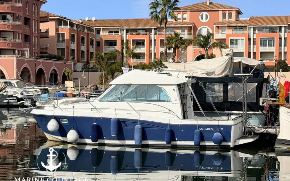 slider 0 Beneteau Antares Serie 9