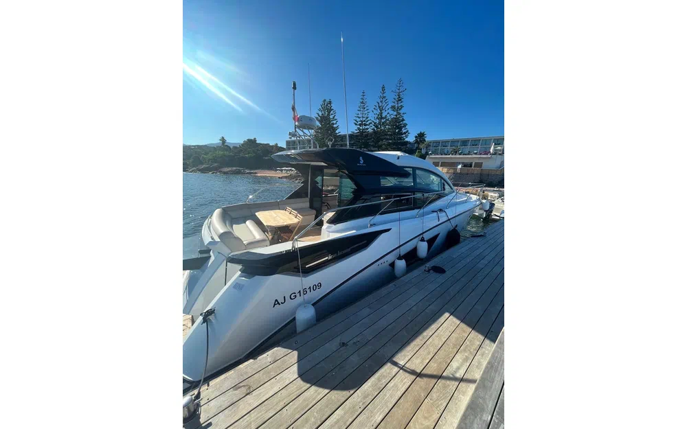 slider 8 Beneteau Gran Turismo 50