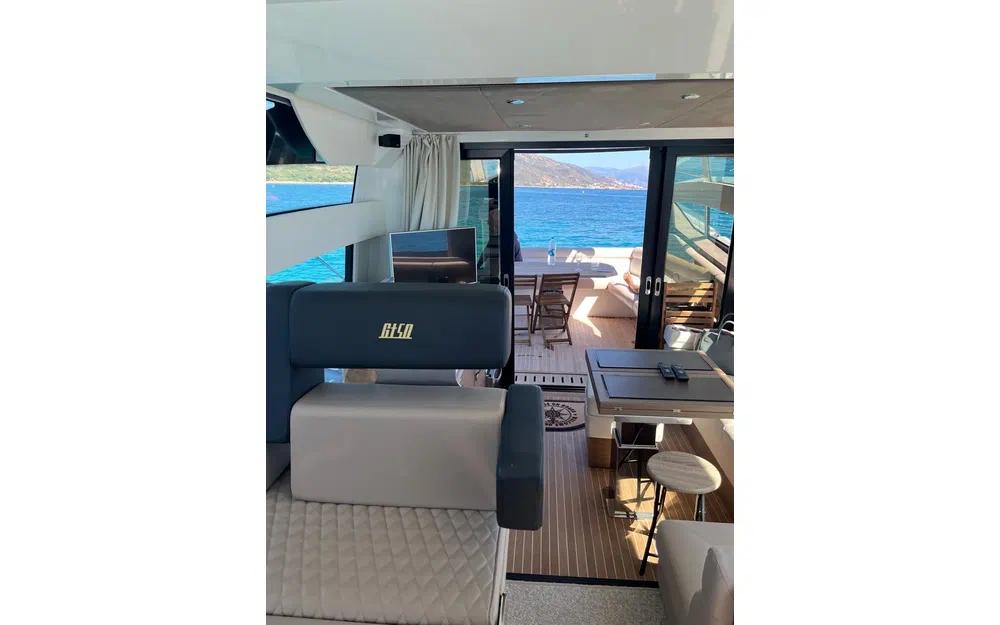 slider 3 Beneteau Gran Turismo 50