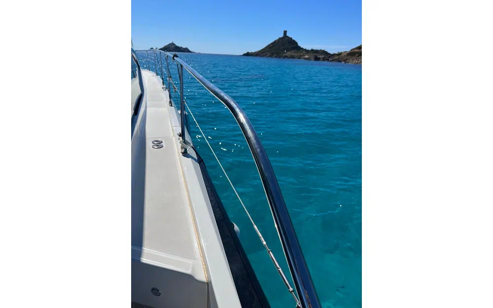 slider 10 Beneteau Gran Turismo 50